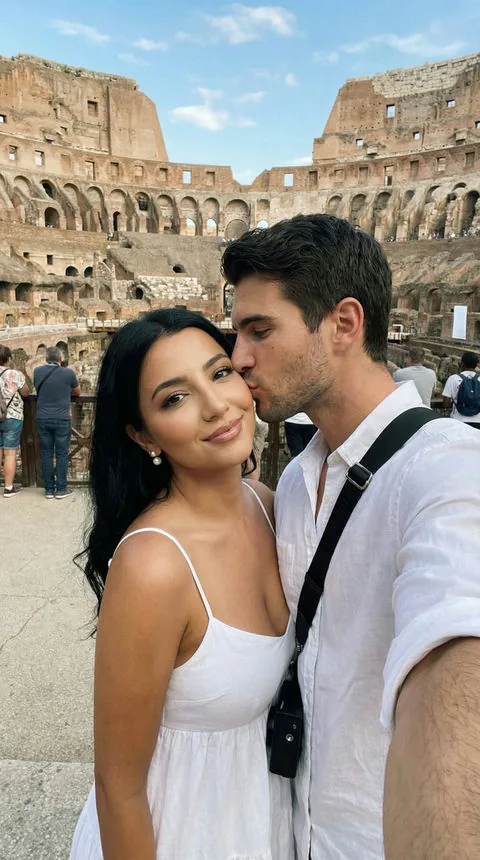 A couple travelling in Rome, illustrating travel roleplay